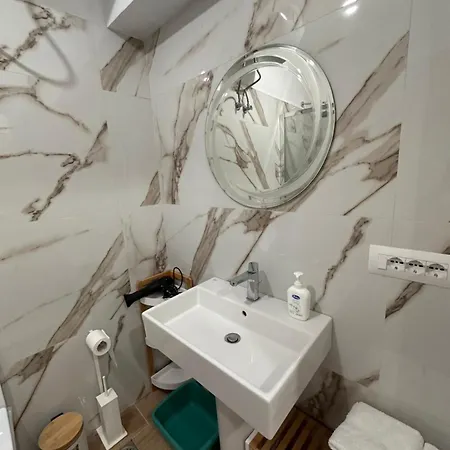 Apartament Megrooms *